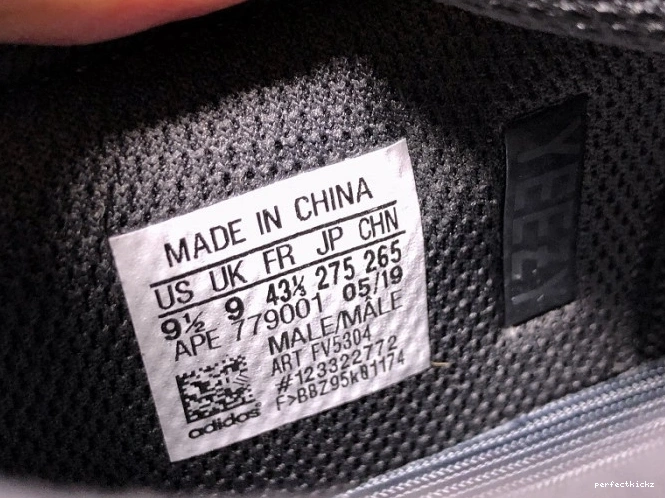 Yeezy FV5304 Boost Black Utility 700 Adidas 0818